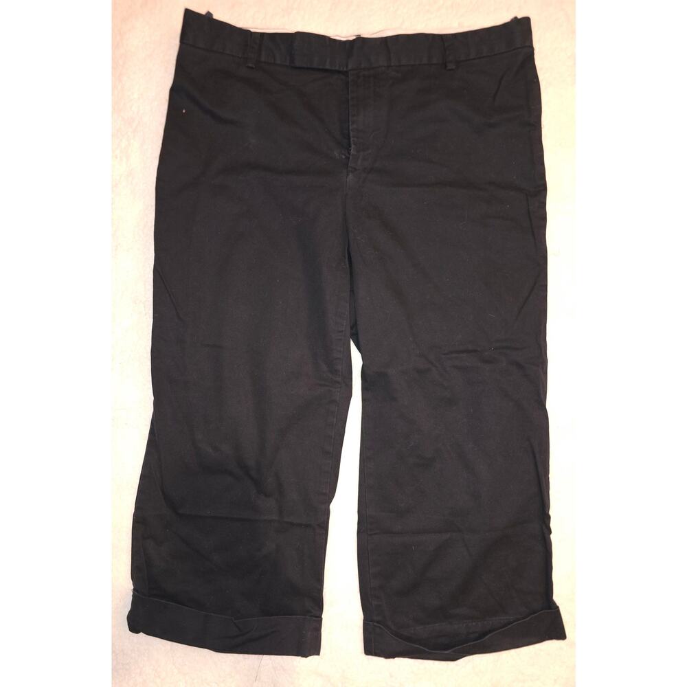 #89 Excellent Pre-Owned Women's Gap Black Knee Length Shorts Size 14